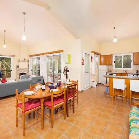 Katerina Νέο Χωριό